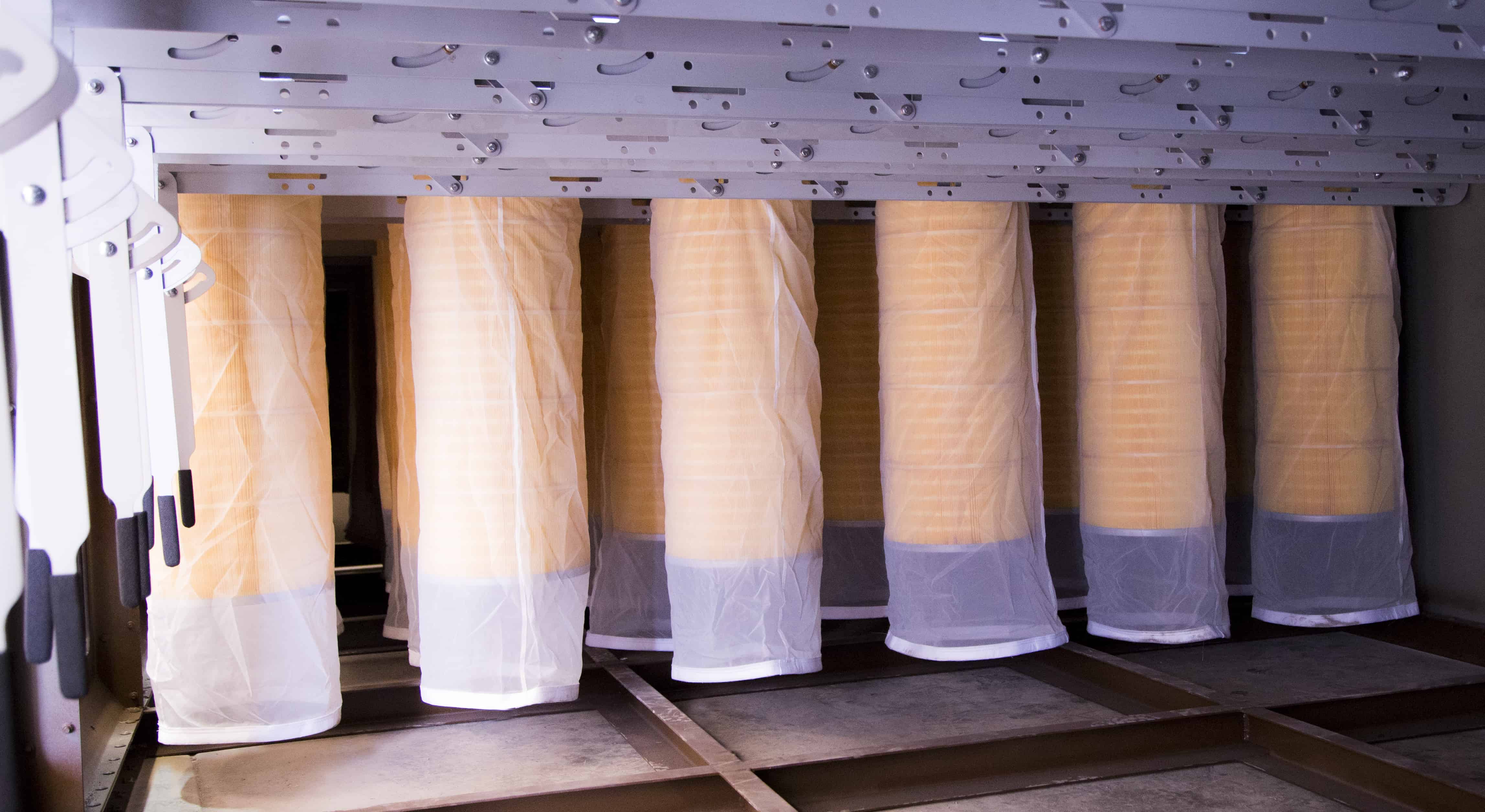 DeltaMAXX cartridge dust filters with overbags